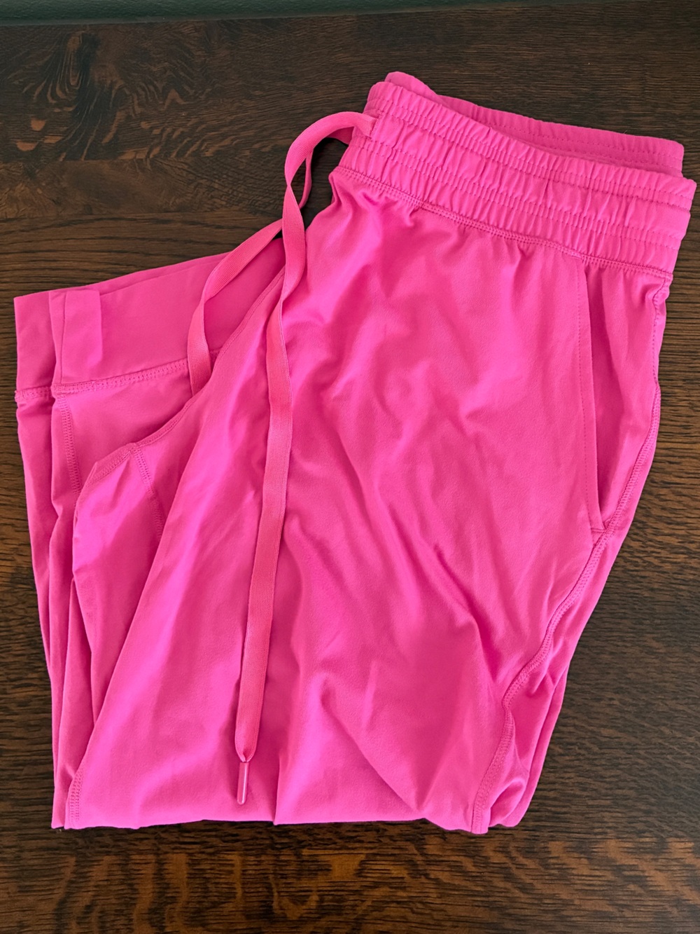 Amazon Essentials Women's Hot Pink Athletic capri